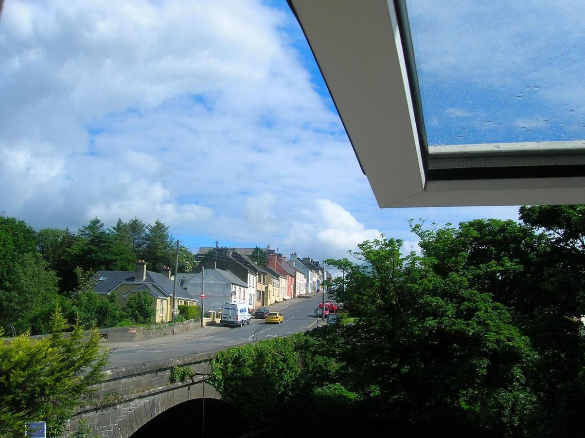 Riverbank Cottages Scarriff  Exterior photo